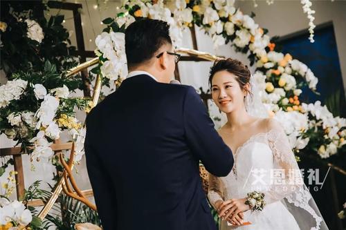 婚礼人少怎么办