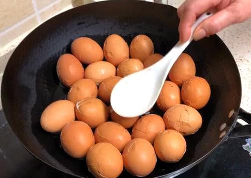 为什么茶叶蛋热量比水煮蛋低